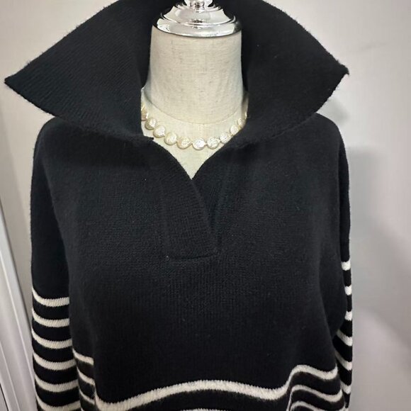 Black and White Striped Women's Sweater （L/XL） - Picture 3 of 16